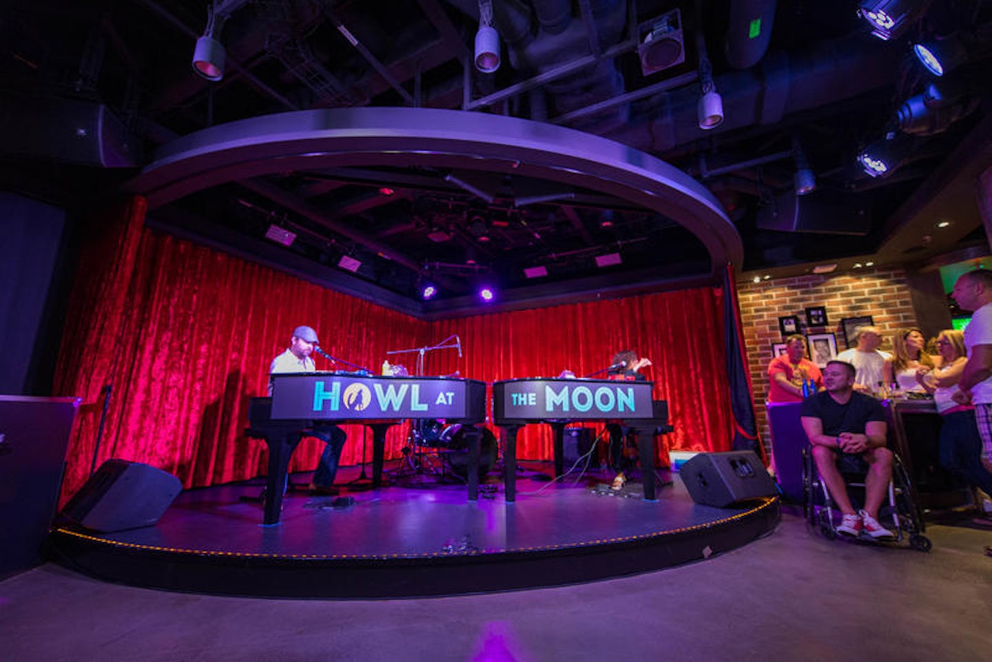 Howl at the Moon Dueling Pianos on Norwegian Escape