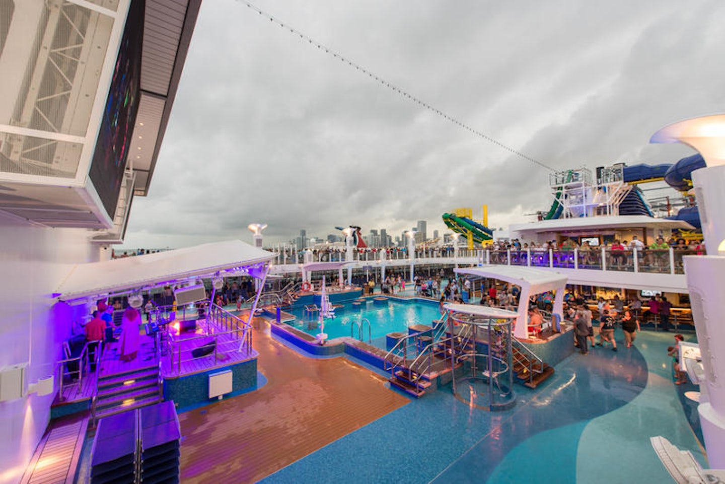 Sailaway Party on Norwegian Escape