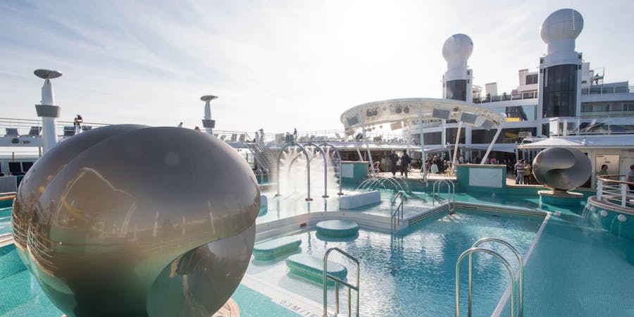 The Main Pool on Norwegian Epic The Main Pool on Norwegian Epic