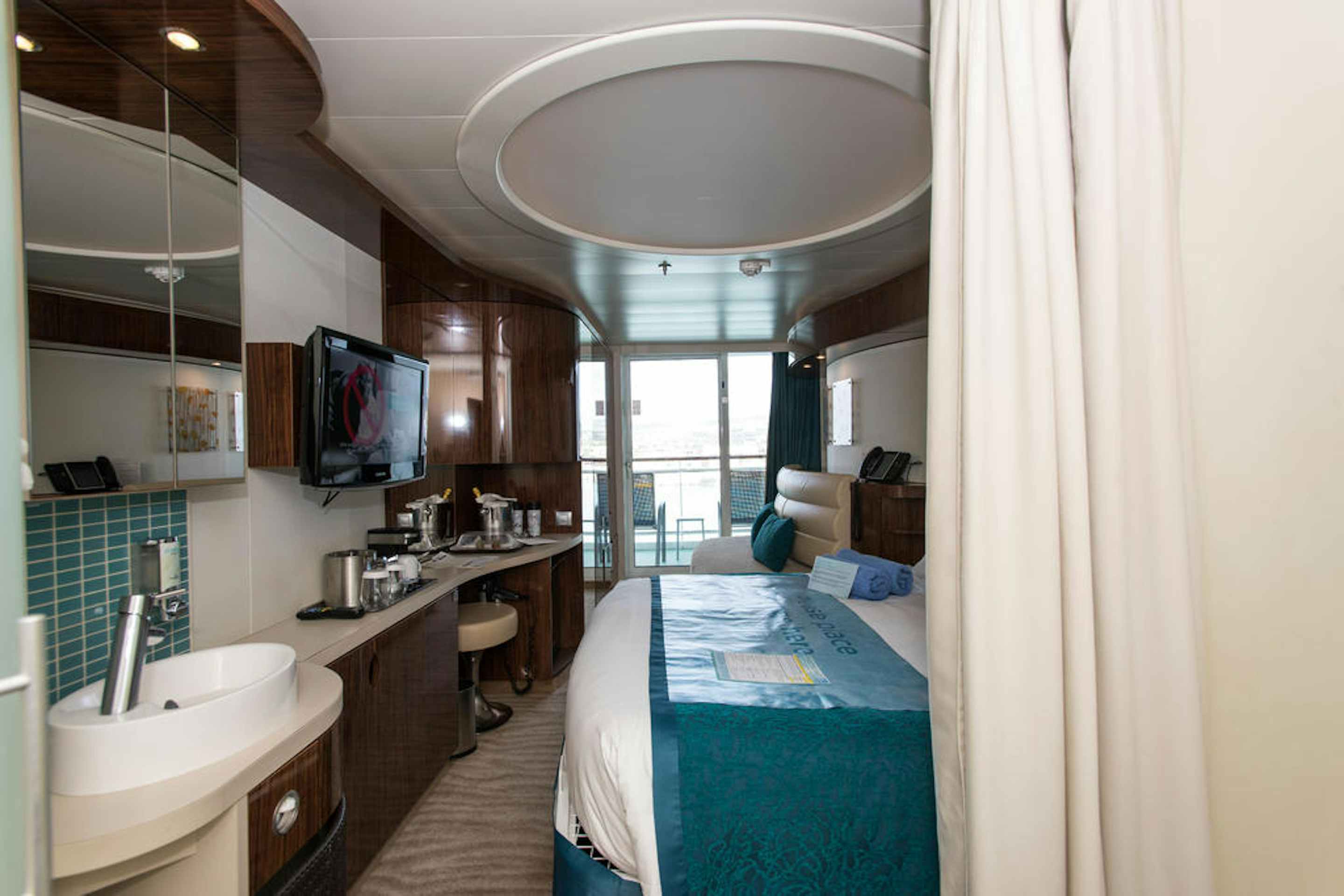 Norwegian Epic bathroom layout