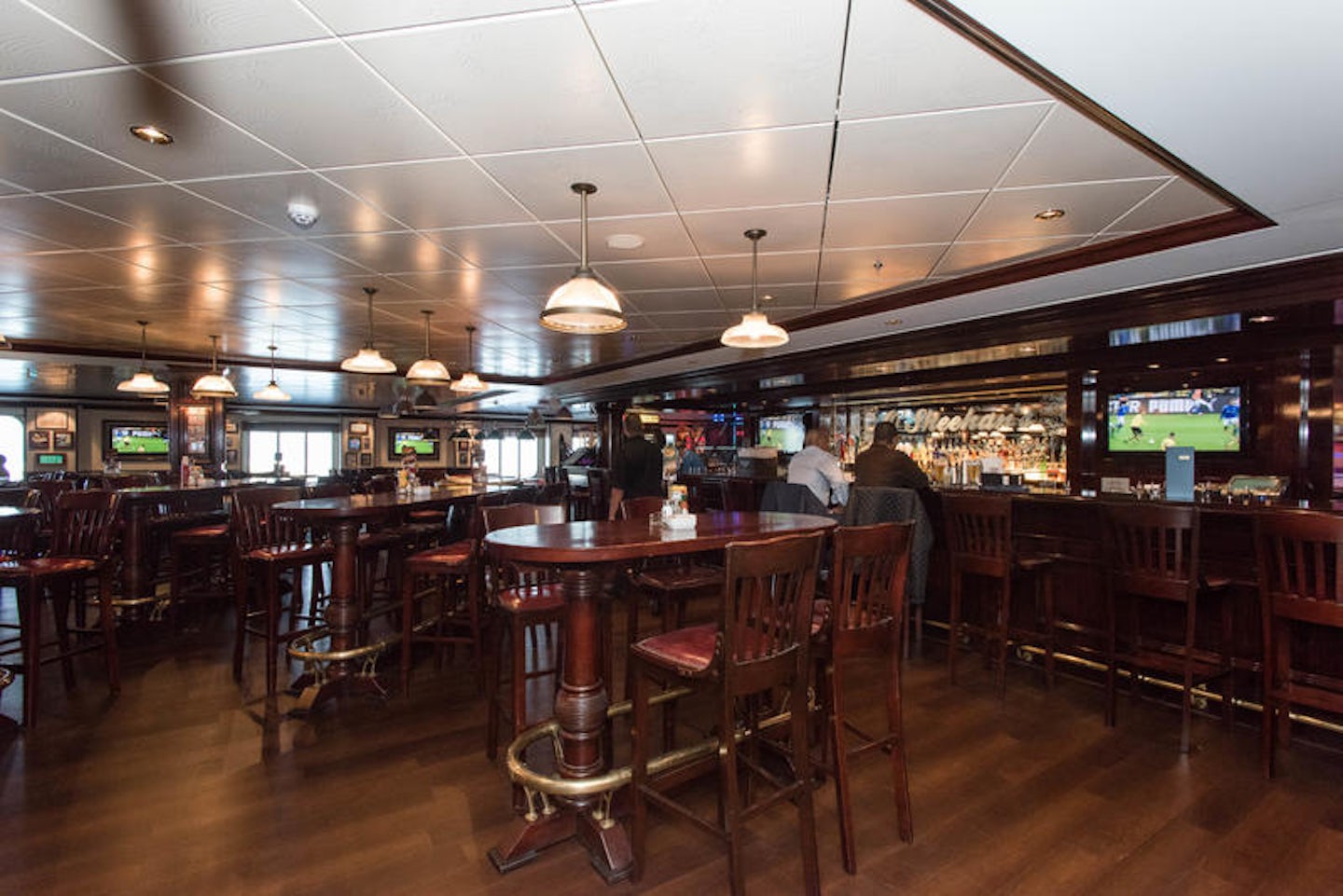 O'Sheehan's Neighborhood Bar & Grill on Norwegian Epic (Photo: Cruise Critic)