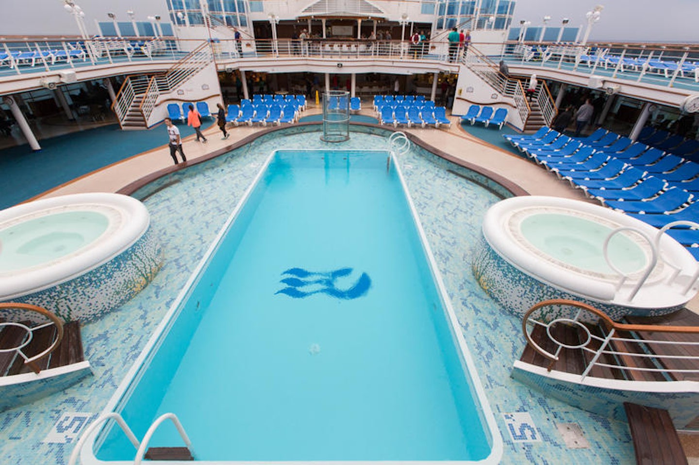 The Neptune Pool on Caribbean Princess