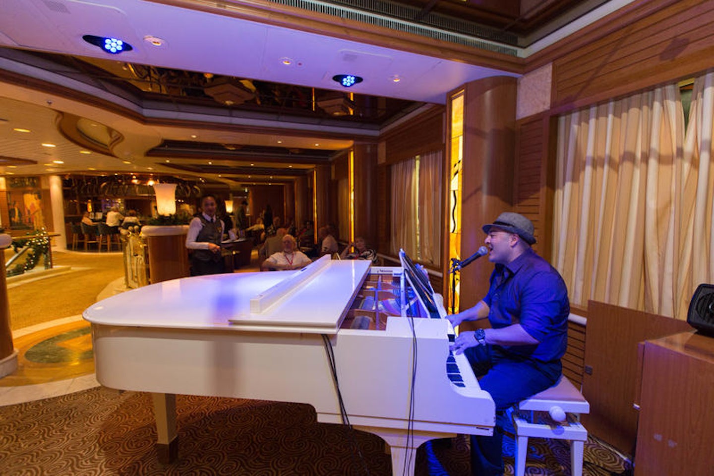 Crooners Lounge & Bar on Caribbean Princess