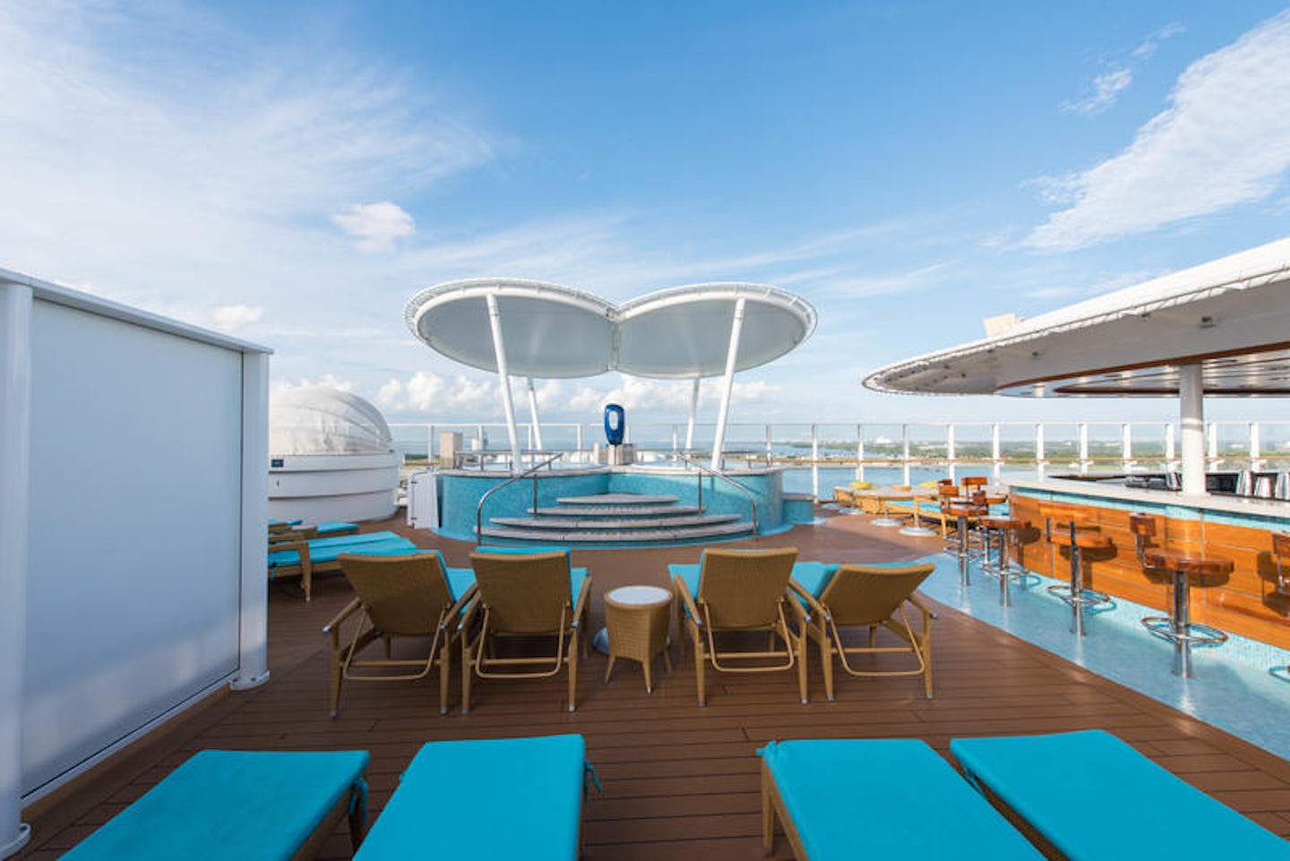 Vibe Beach Club on Norwegian Breakaway Cruise Ship - Cruise Critic