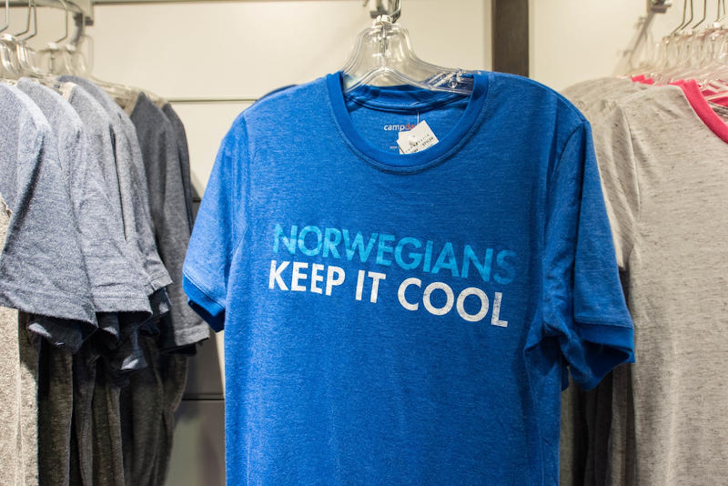 Tides Boutique on Norwegian Breakaway (Photo: Cruise Critic)