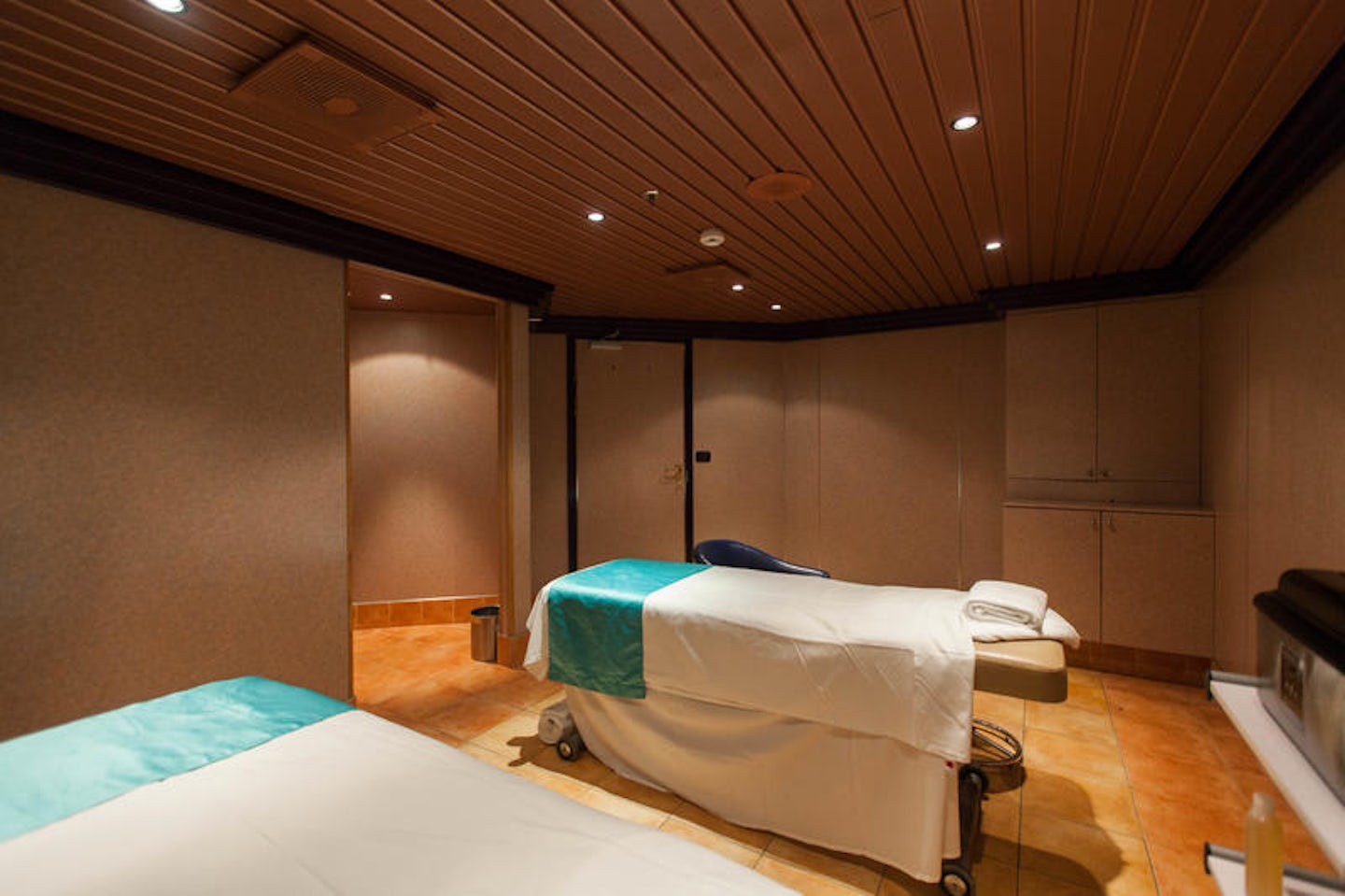 Couples Massage Treatment Room on Carnival Conquest
