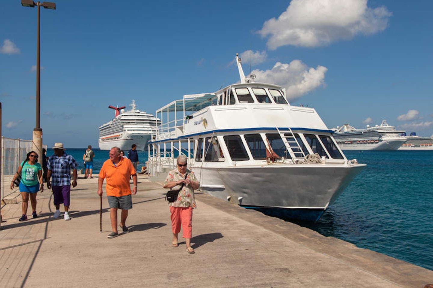 cruise ships in port grand cayman