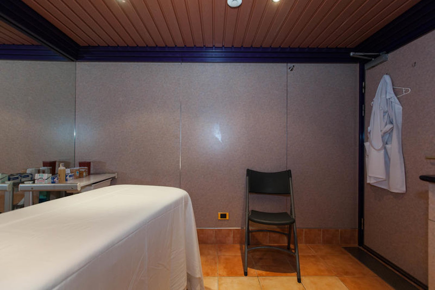 Treatment Room 10 on Carnival Conquest