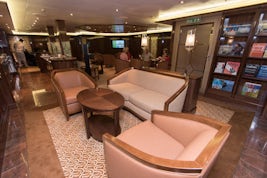 Concierge Lounge