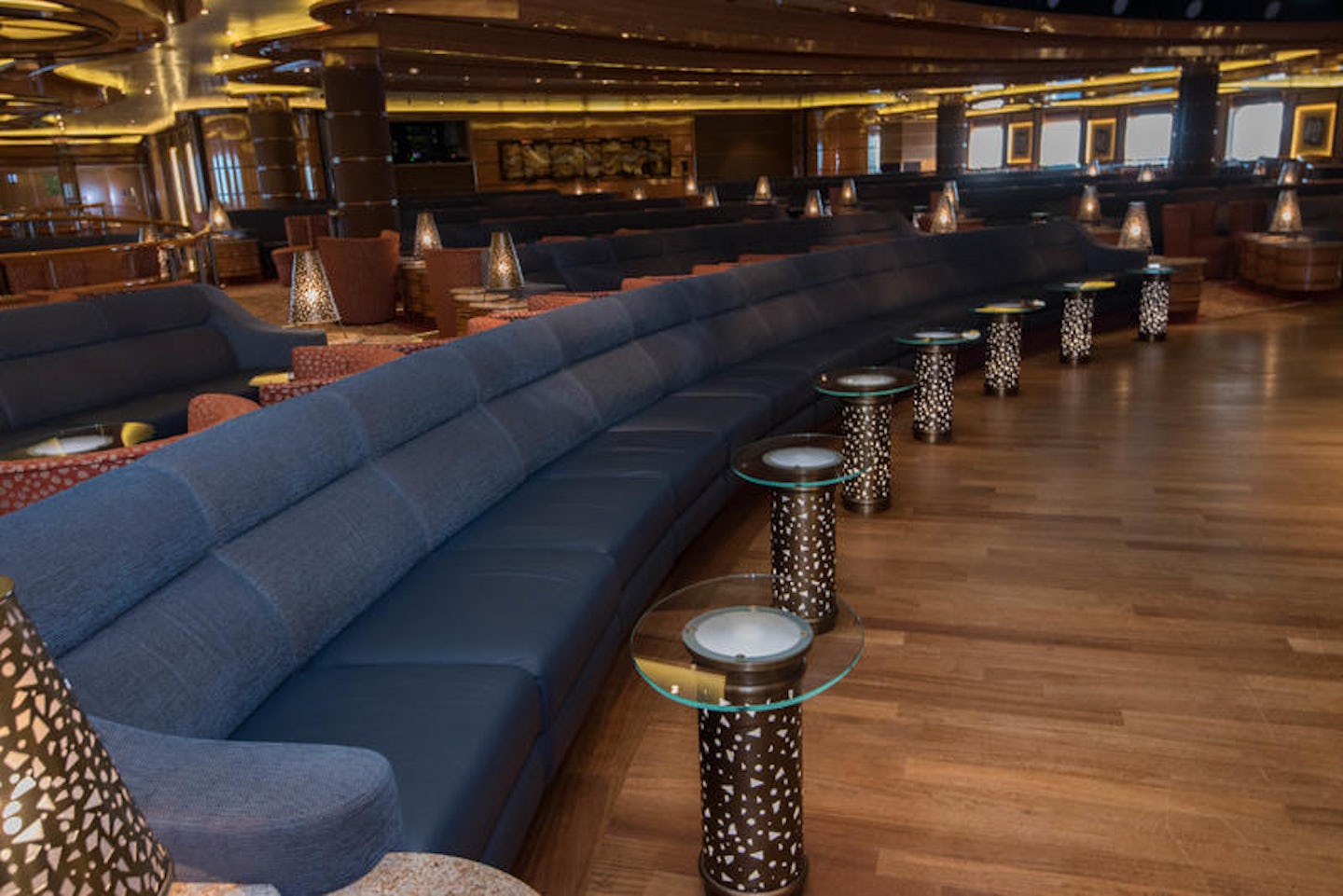 Vista Lounge on Royal Princess