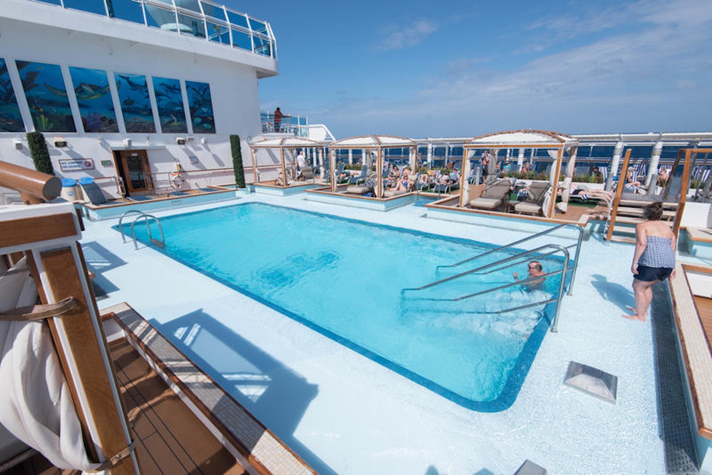 Retreat Pool on Royal Princess Cruise Ship - Cruise Critic