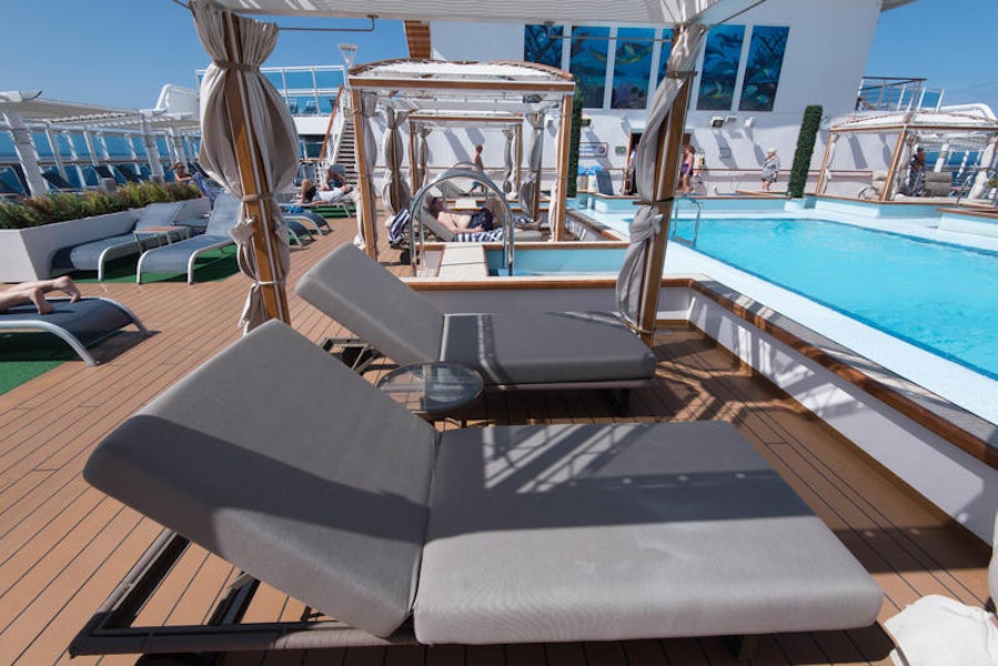 Retreat Pool on Royal Princess Cruise Ship - Cruise Critic