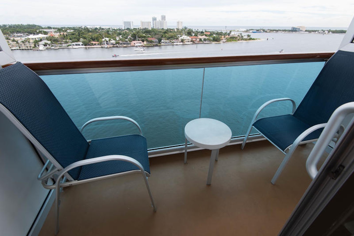 do cruise ships have balconies