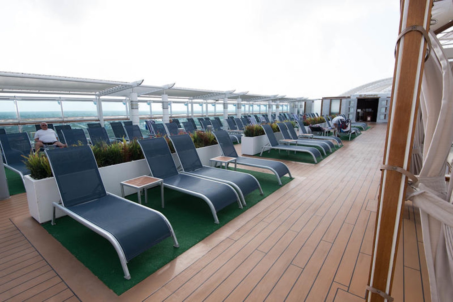 Retreat Pool on Royal Princess Cruise Ship - Cruise Critic