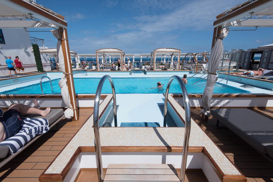 Retreat Pool on Royal Princess Cruise Ship - Cruise Critic