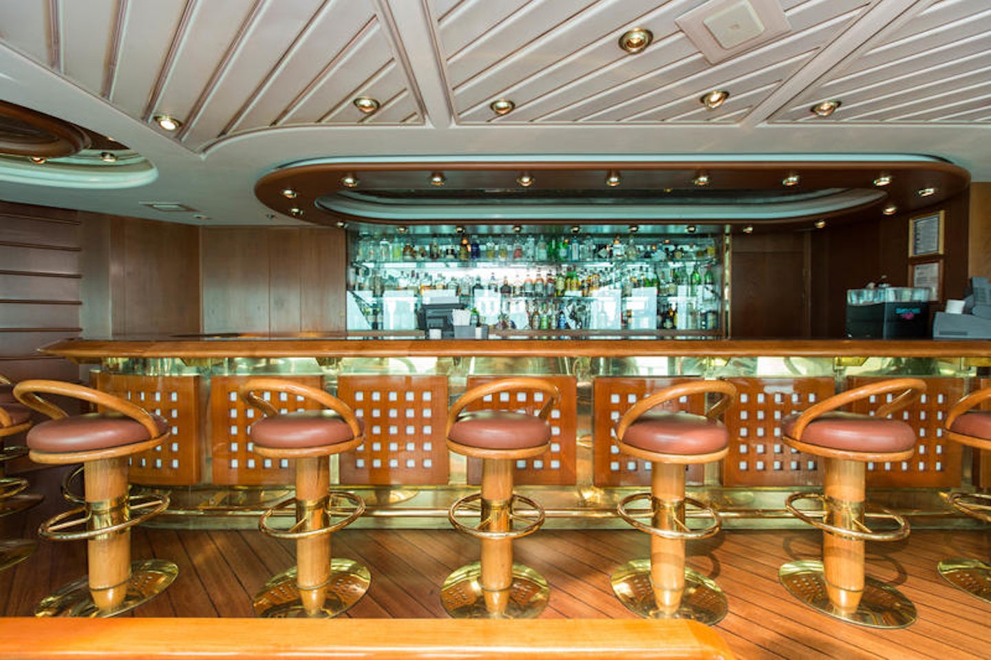 Schooner Bar on Vision of the Seas