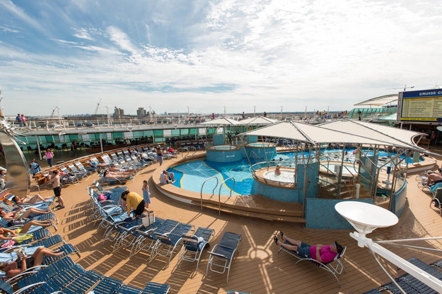 The Pool on Vision of the Seas