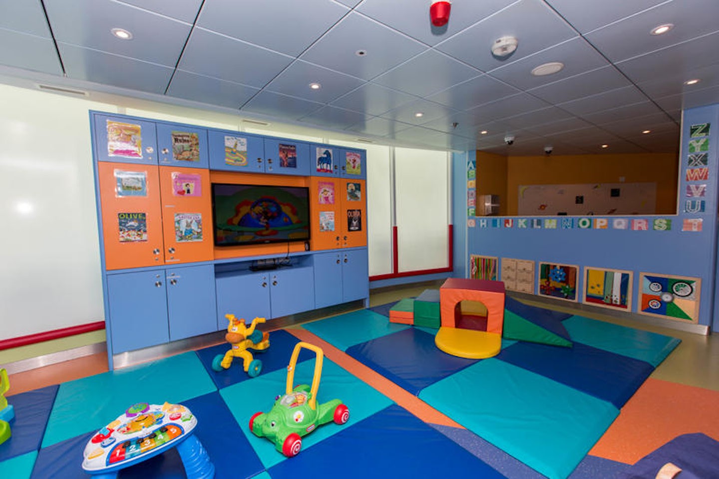 Royal Babies and Tots Nursery on Vision of the Seas