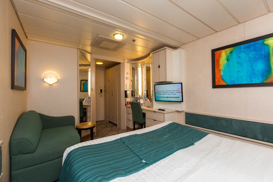 Large Interior Cabin on Royal Caribbean Vision of the Seas Ship