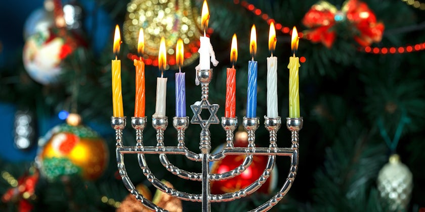 Hanukkah and Christmas Cruises: A Guide to Onboard Festivities (Photo: alex_gor/Shutterstock)