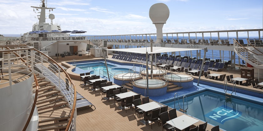 Norwegian Sky's Updated Pool Deck (Photo: Norwegian Cruise Line)