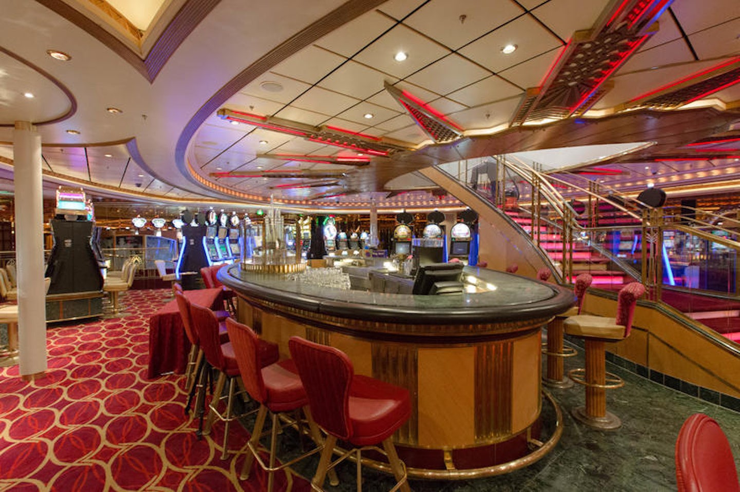 Casino Bar on Voyager of the Seas