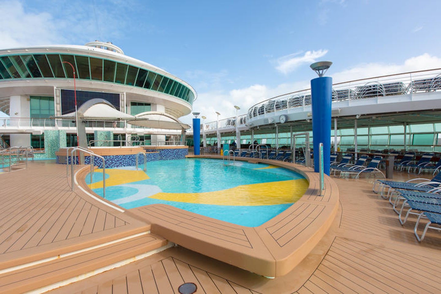 Pool Deck on Royal Caribbean Voyager of the Seas Cruise Ship - Cruise ...
