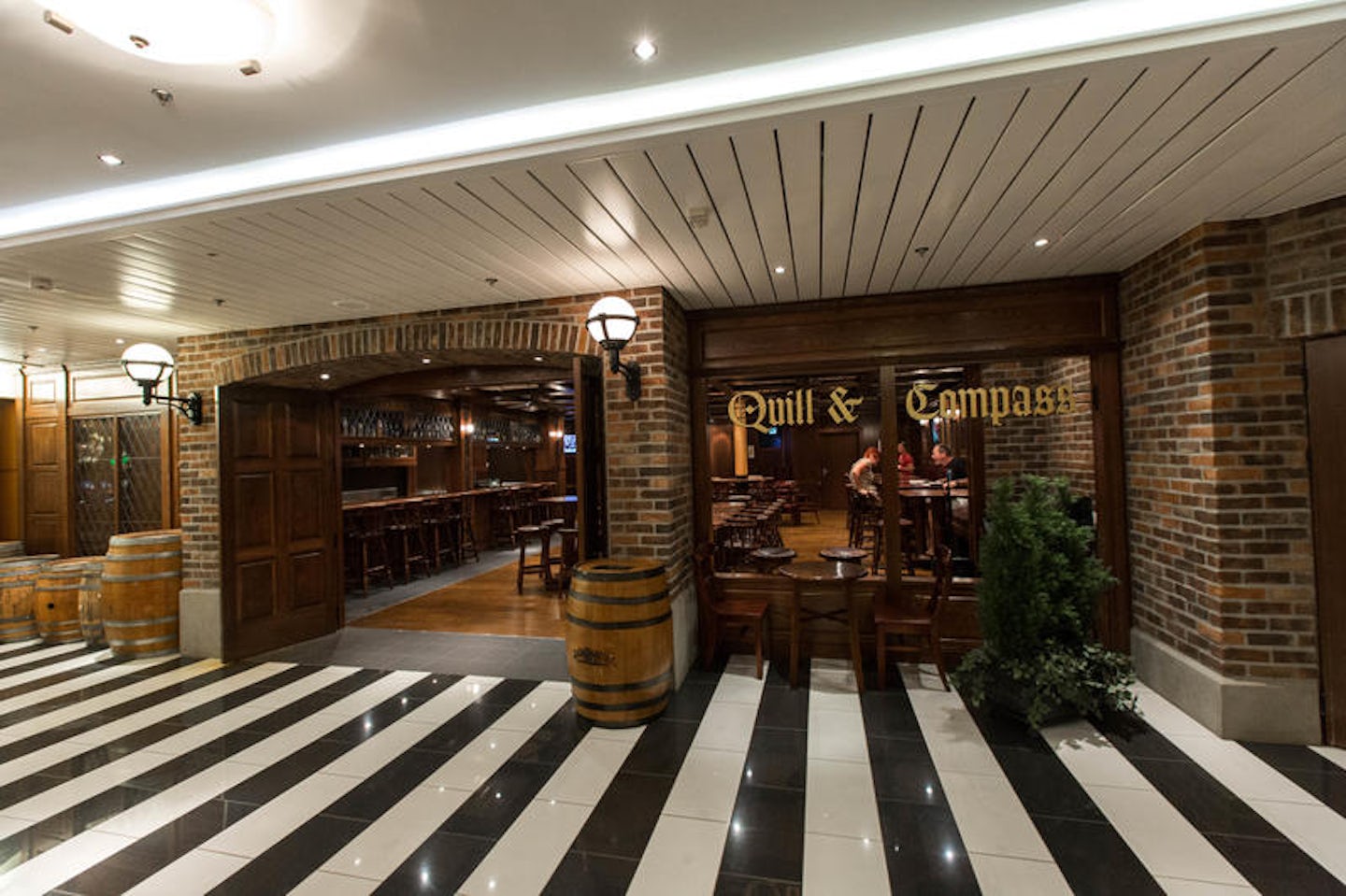 The Quill and Scroll Pub on Radiance of the Seas