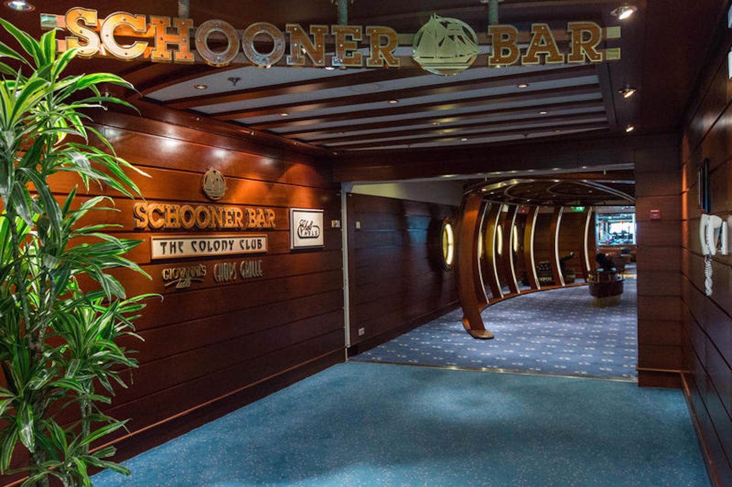 Schooner Bar on Radiance of the Seas