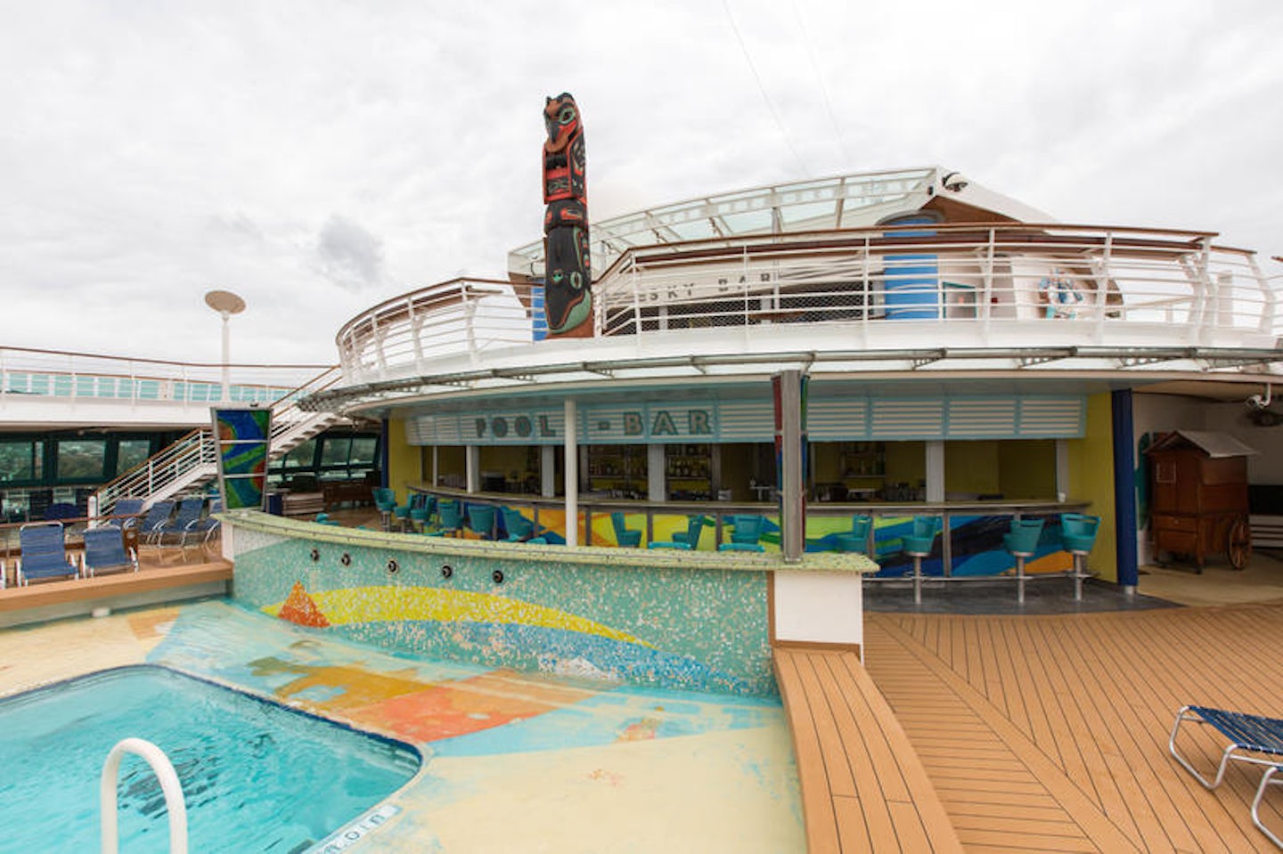 The Main Pool on Radiance of the Seas