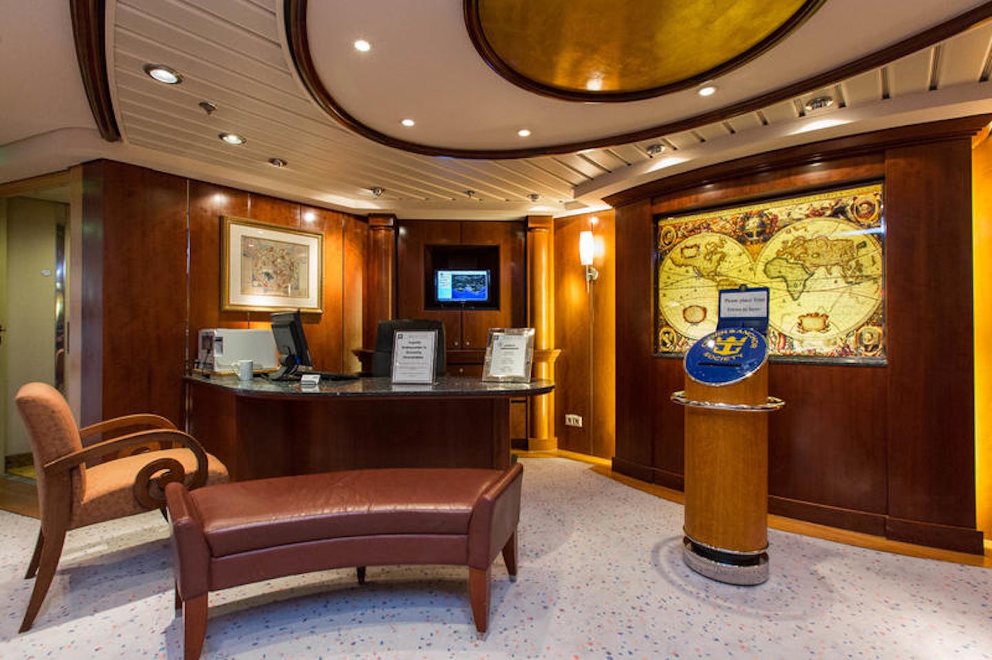 Loyalty Desk on Radiance of the Seas