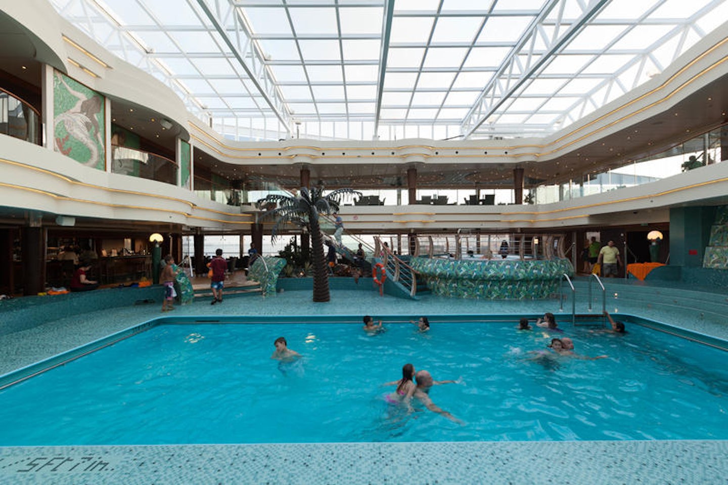 Le Sirene Pool on MSC Divina