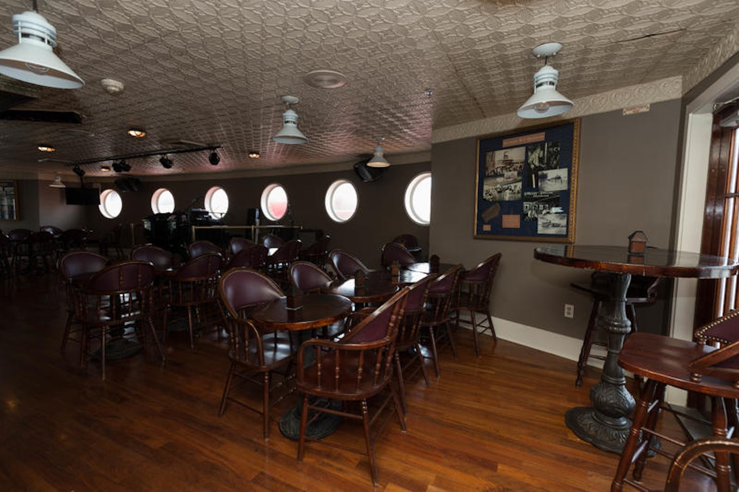 Engine Room Bar on American Queen