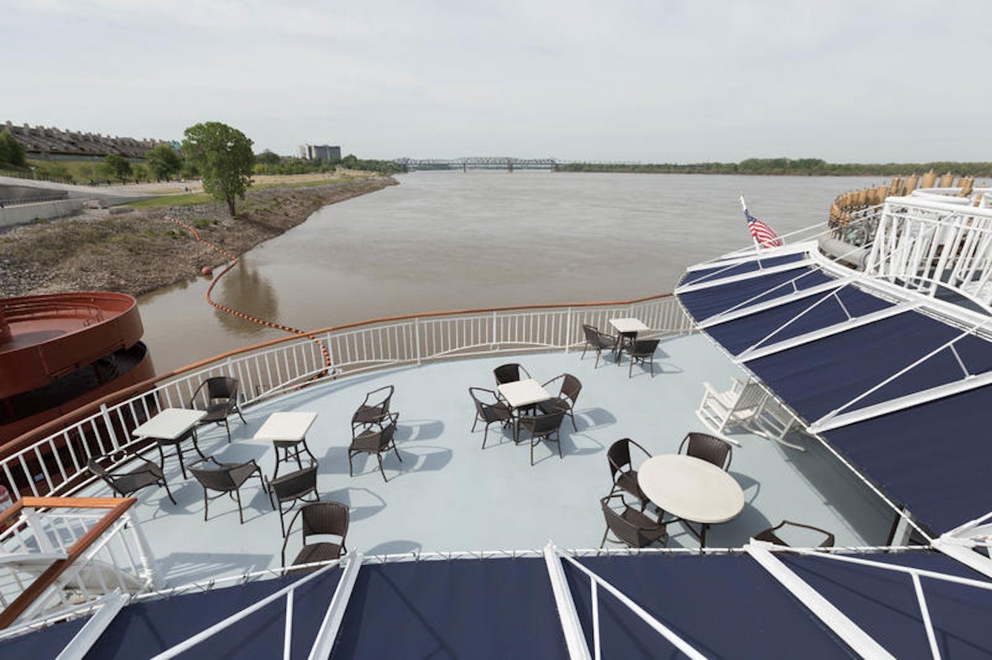 River Grill and Bar on American Queen