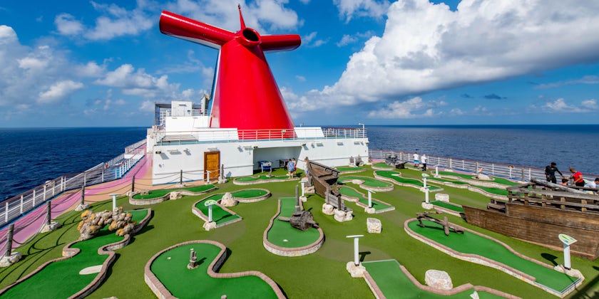 Putt Putt Golf on Carnival Dream (Photo: Cruise Critic)