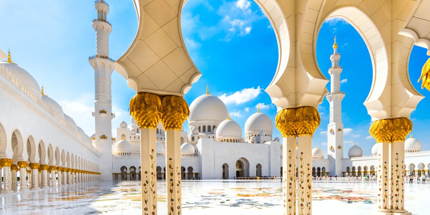 The Grand Mosque in Abu Dhabi (Photo: Luciano Mortula - LGM/Shutterstock.com)