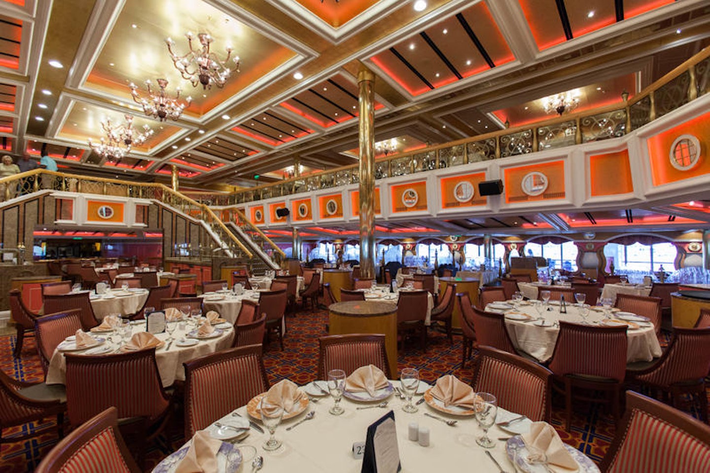 Lincoln Dining Room on Carnival Valor
