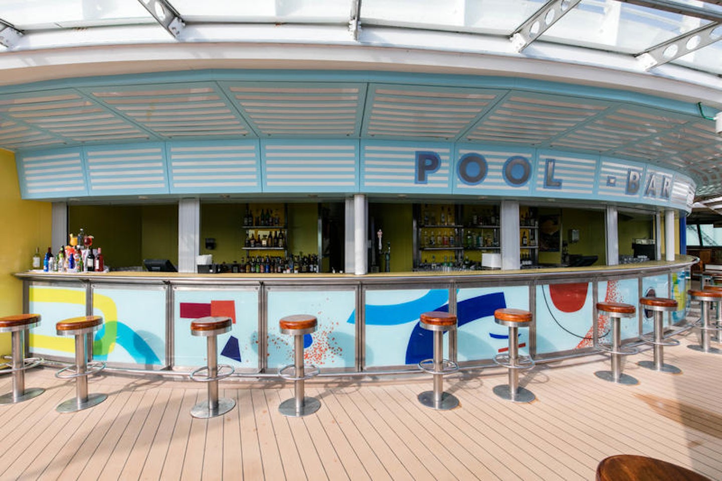 Pool Bar on Jewel of the Seas