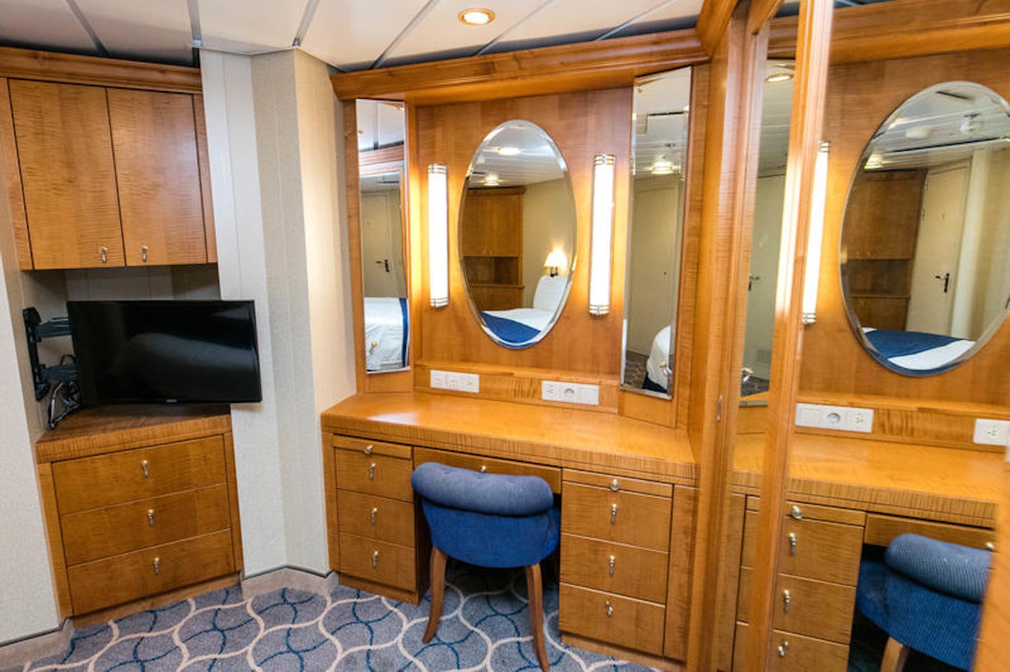 cruise ships with two bedrooms