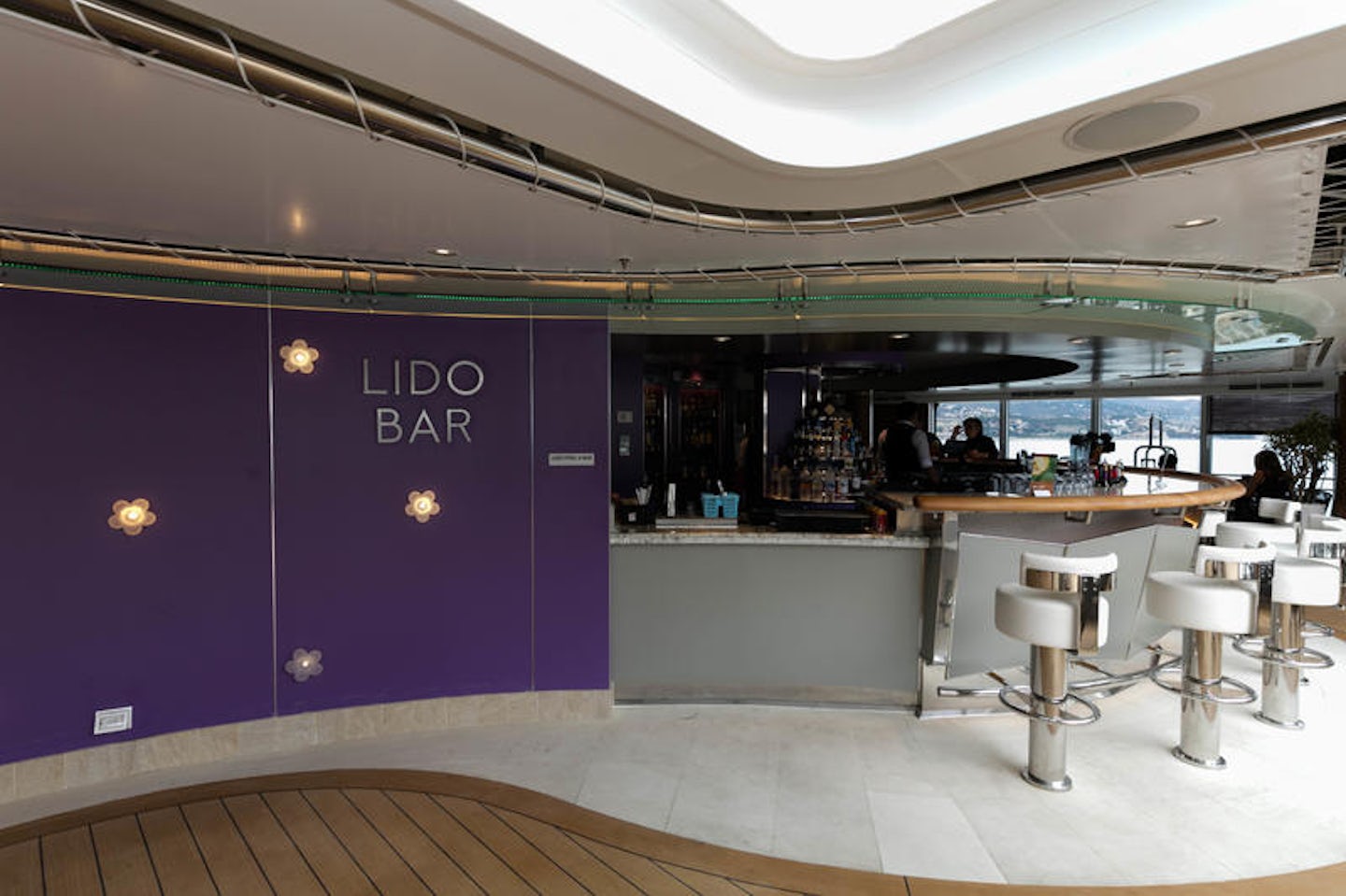 Lido Bar on Koningsdam