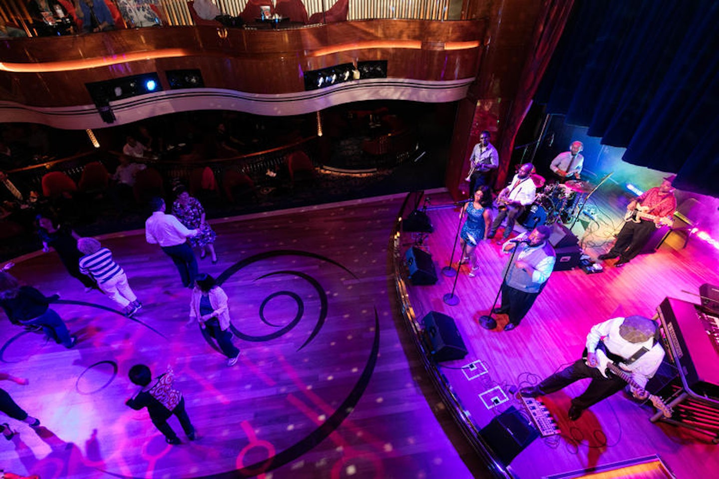 B.B. King's Blues Club on Koningsdam (Photo: Cruise Critic)