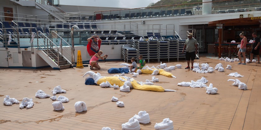 Towel animals on the pool deck (Photo: Cruise Critic)