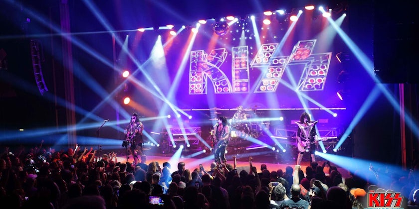 Concert on the 2018 Kiss Kruise (Photo: Will Byington/Sixthman)