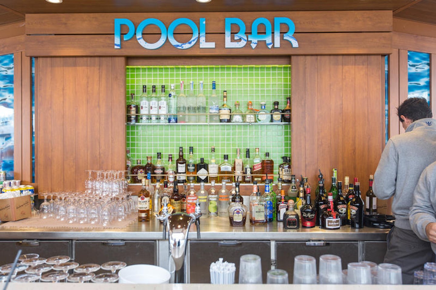 Pool Bar on Harmony of the Seas