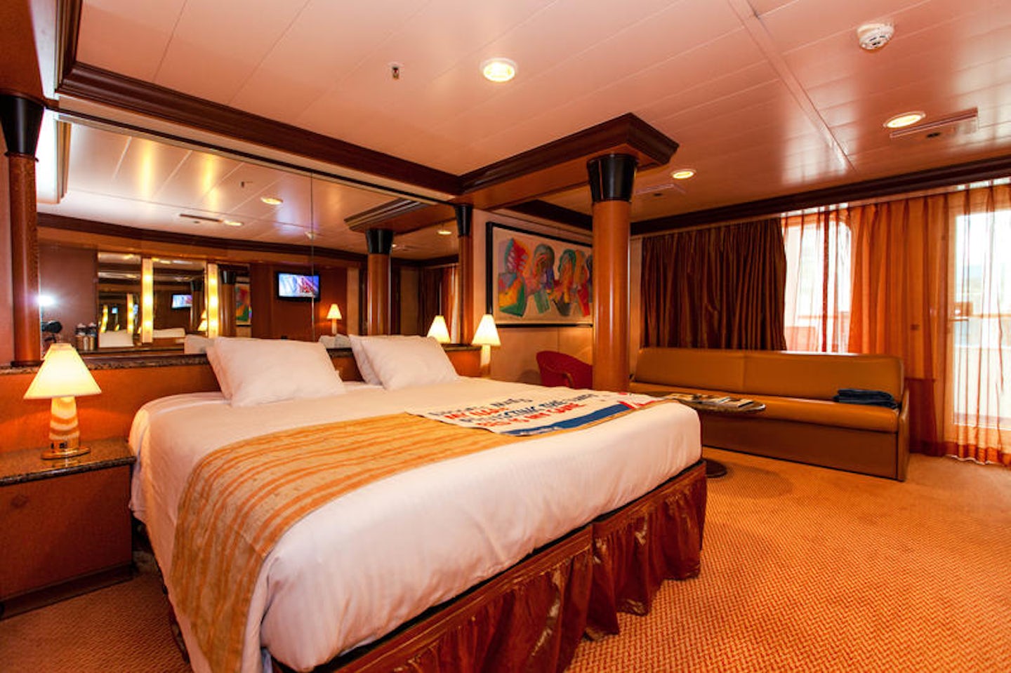 pictures of carnival cruise line suites