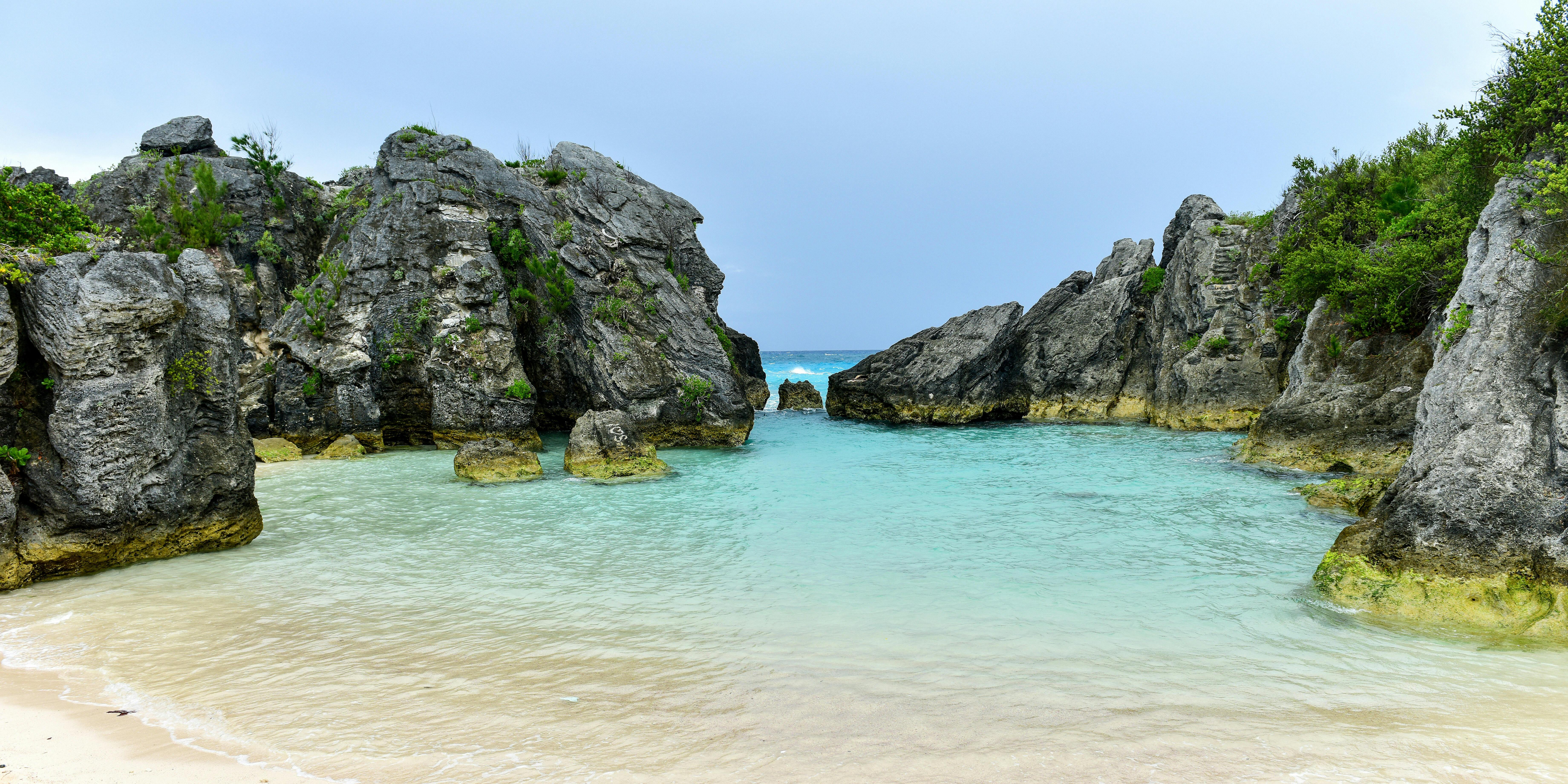 Jobson's Cove, Bermuda (Photo: Felix Lipov/Shutterstock)