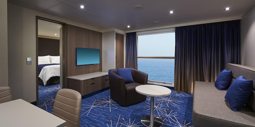 Concierge Family Inside Stateroom (Photo: Norwegian Cruise Line)