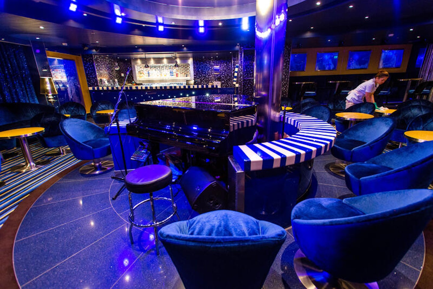 cruise ship piano bar