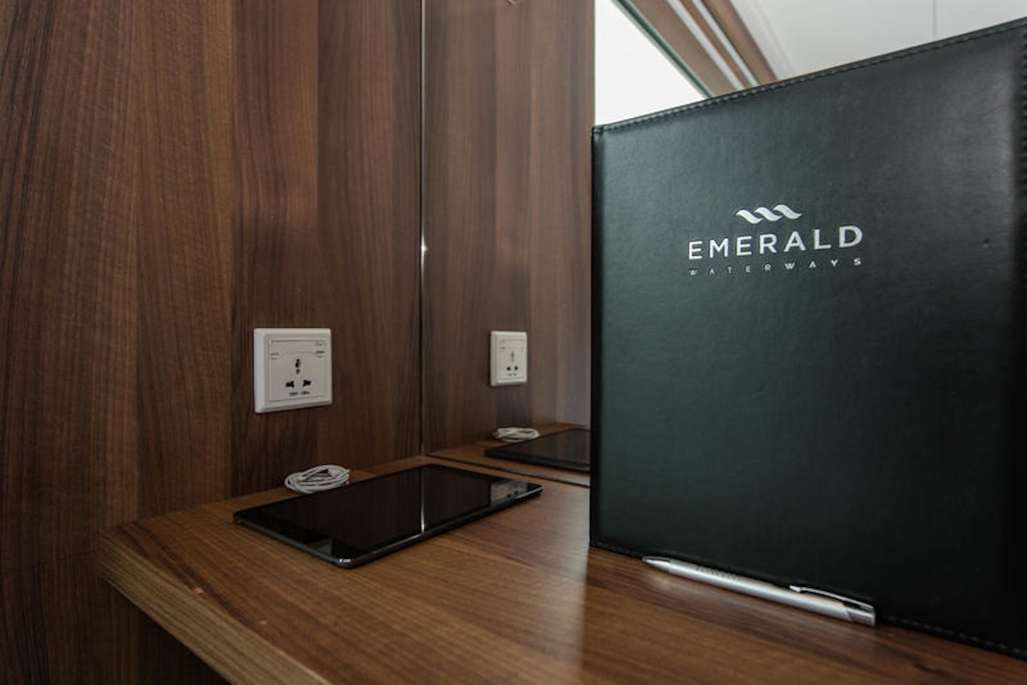 The Owner's One-Bedroom Suite on Emerald Star