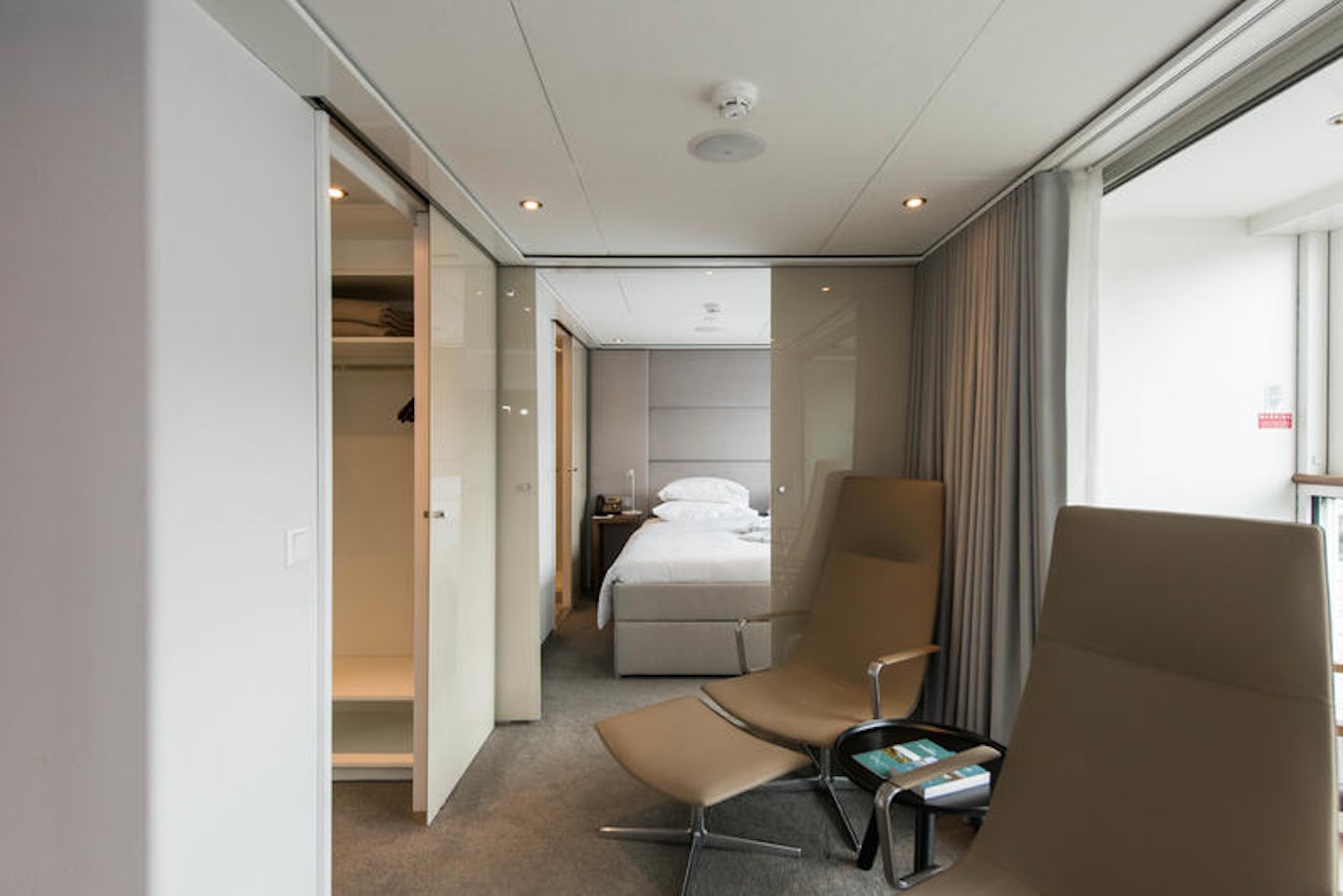 The Owner's One-Bedroom Suite on Emerald Star